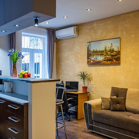 John Residence Apartment Brasov With Parking Option Exterior photo