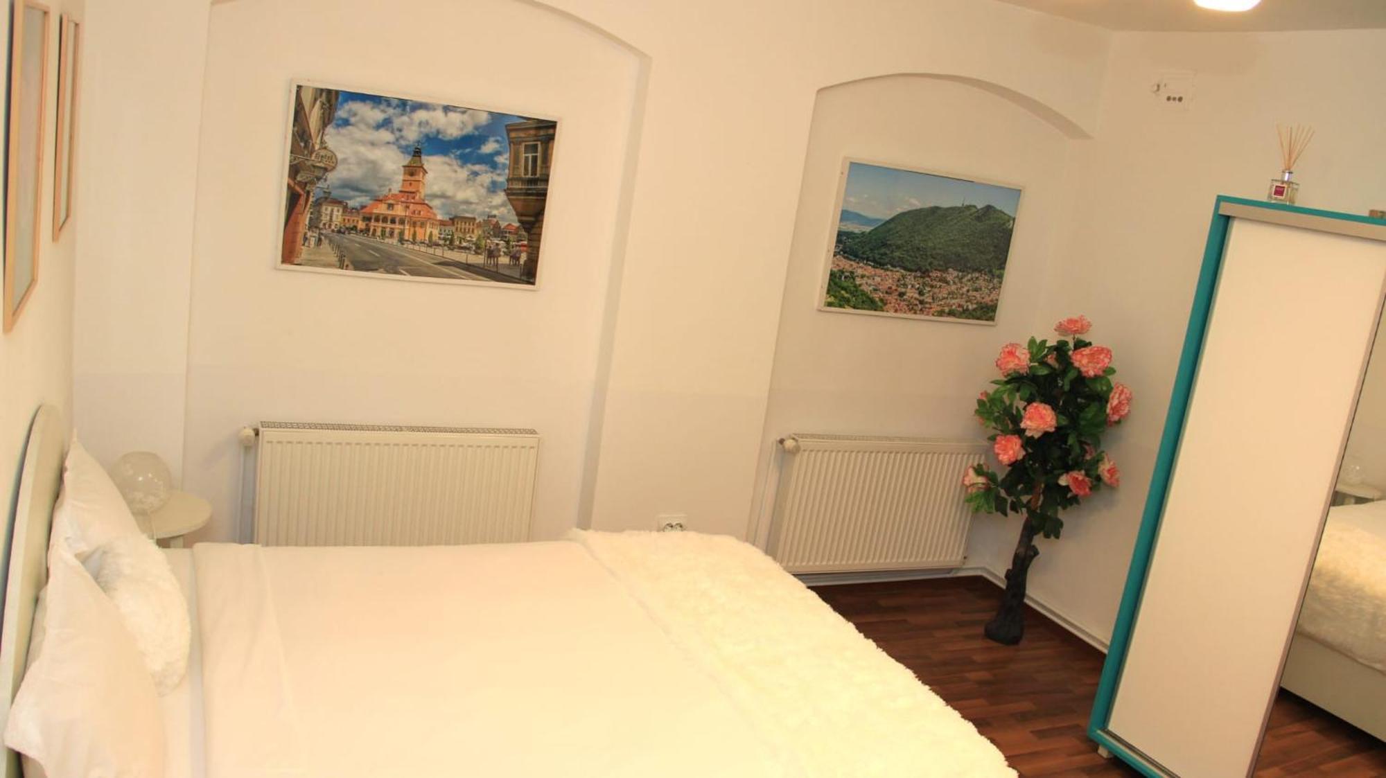 John Residence Apartment Brasov With Parking Option Exterior photo